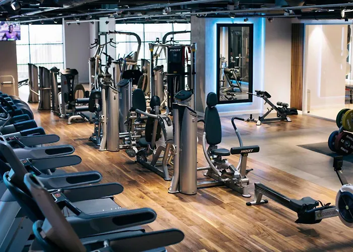 Luxury Prime Location Parking *