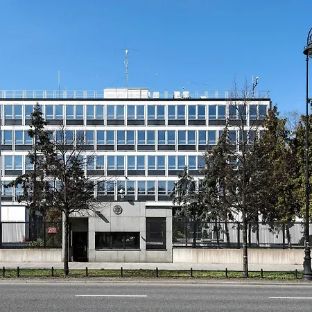 Luxury Prime Location Parking Apartment *