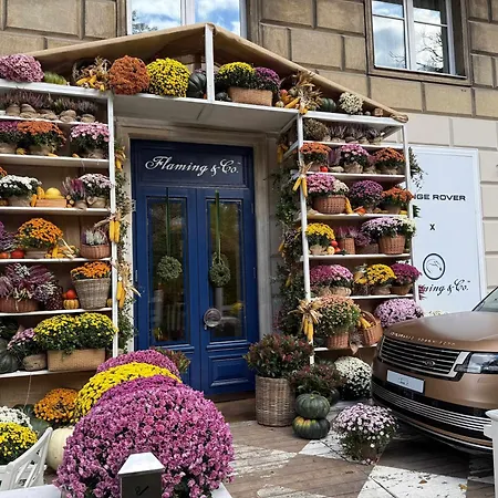 Luxury Prime Location Parking Apartment *